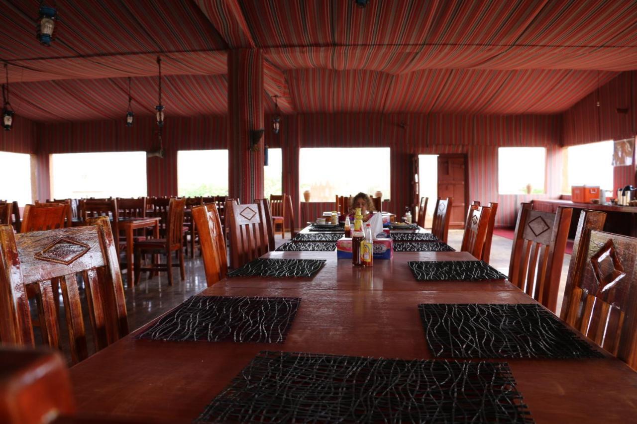 Safari Desert Camp Shāhiq Екстериор снимка